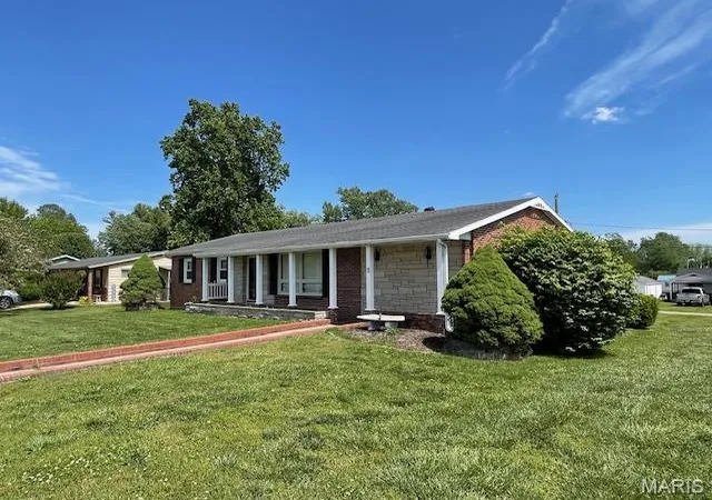 Homes for sale in Fredericktown, MO | 7 Hillcrest Dr, Fredericktown, MO 63645 | MLS# MIS26029649