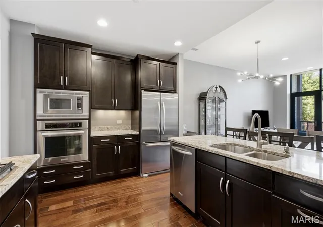 Homes for sale in Clayton, MO | 6451 Clayton Rd #208, Clayton, MO 63117 | MLS# MIS26029658