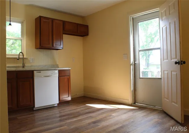 Photo 3 of Sale Pending at 208 Spring Dr, Bonne Terre, MO 63628 | MLS# MIS26029674 | Listing updated on 2026-08-28