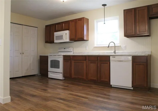 Photo 3 of Sale Pending at 208 Spring Dr, Bonne Terre, MO 63628 | MLS# MIS26029674 | Listing updated on 2026-08-28