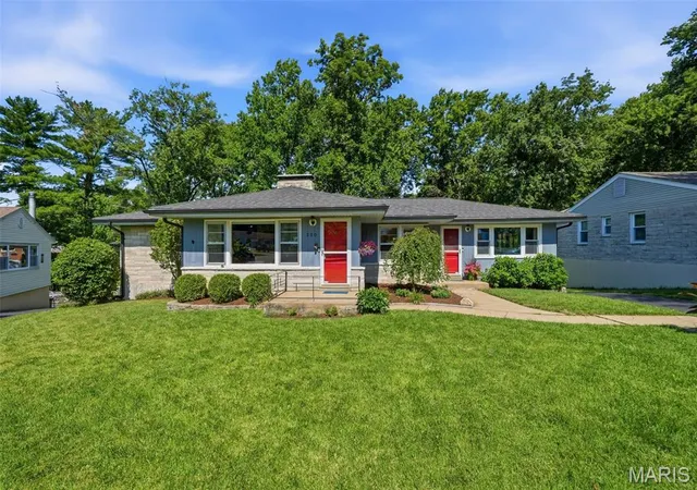 Homes for sale in Webster Groves, MO | 250 Turf Ct, Webster Groves, MO 63119 | MLS# MIS26029716