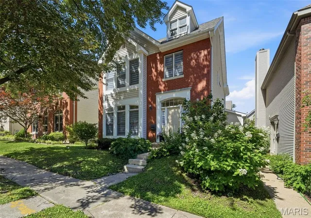 Homes for sale in University City, MO | 911 Morehouse Ln, University City, MO 63130 | MLS# MIS26029738