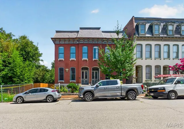 45th image of 1919 Hickory St, Saint Louis, MO 63104 | MLS# MIS26029783