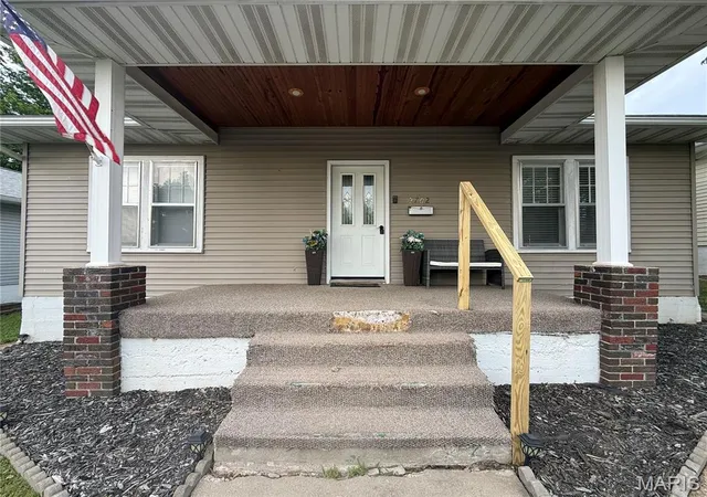 Homes for sale in Hannibal, MO | 2702 Hubbard St, Hannibal, MO 63401 | MLS# MIS26029800