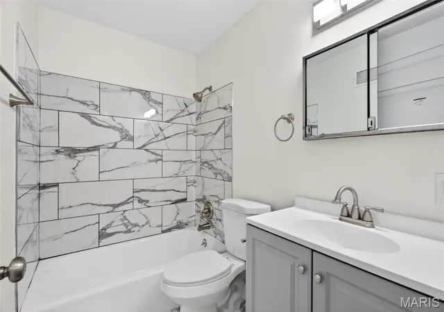 3rd image of 1365 Zurich Dr, Florissant, MO 63031 | MLS# MIS26029808