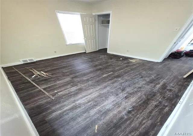 Photo 3 of Single family home for sale at 9 S Floridale Dr, Saint Louis, MO 63135 | MLS# MIS26029830 | Listing updated on 2026-08-24
