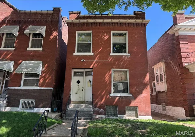 1st image of 2833 Sidney St, Saint Louis, MO 63104 | MLS# MIS26029835