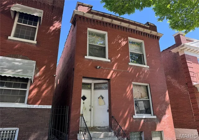 4th image of 2833 Sidney St, Saint Louis, MO 63104 | MLS# MIS26029835