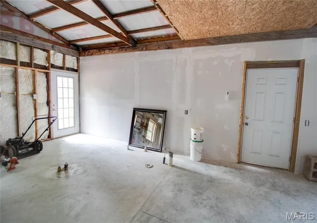 Homes for sale in Gillespie, IL | 701 E Chestnut St, Gillespie, IL 62033 | MLS# MIS26029859