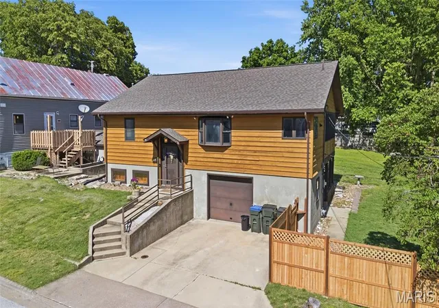 Homes for sale in Waterloo, IL | 208 N Library St, Waterloo, IL 62298 | MLS# MIS26029879