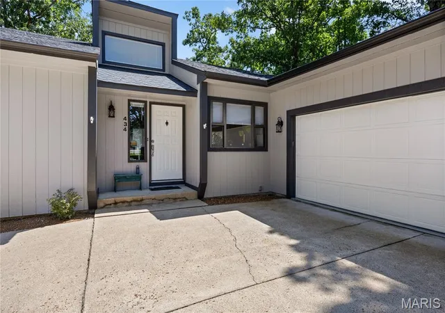 Homes for sale in Four Seasons, MO | 434 Cherokee Rd, Four Seasons, MO 65049 | MLS# MIS26029913