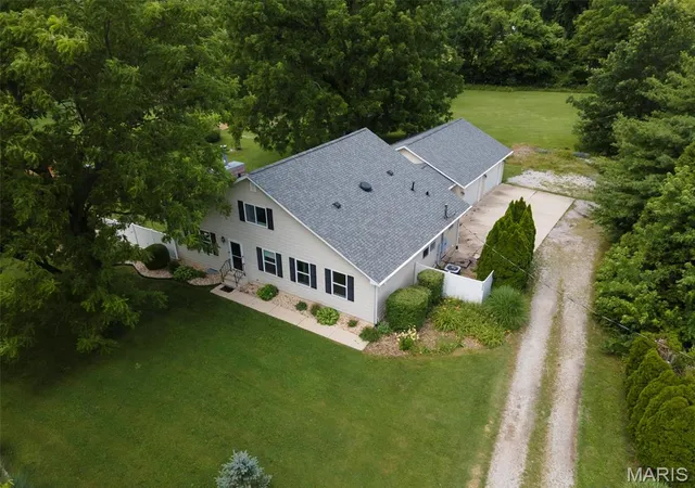Homes for sale in Collinsville, IL | 5906 Galli Ln, Collinsville, IL 62234 | MLS# MIS26029922