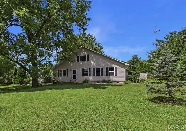Homes for sale in Collinsville, IL | 5906 Galli Ln, Collinsville, IL 62234 | MLS# MIS26029922
