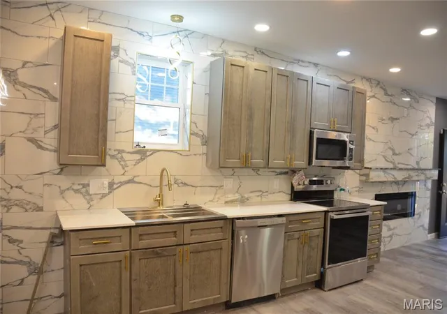 3rd image of 5381 Bermuda Dr, St Louis, MO 63121 | MLS# MIS26029947