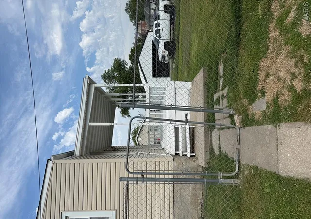 Homes for sale in Red Bud, IL | 802 E Olive St, Red Bud, IL 62278 | MLS# MIS26029987