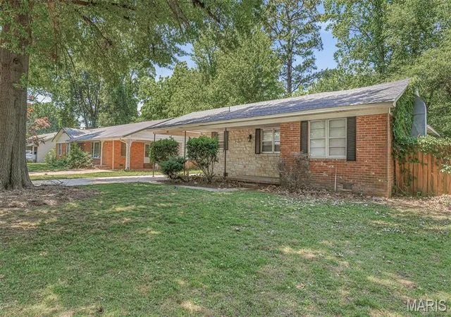 Homes for sale in Kennett, MO | 301 E Linden Cir, Kennett, MO 63857 | MLS# MIS26029999