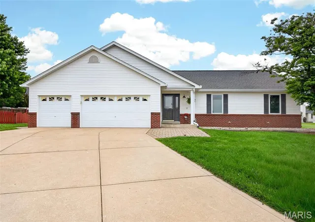 1st image of 15 Covered Wagon Trail Ct, Saint Peters, MO 63376 | MLS# MIS26030023