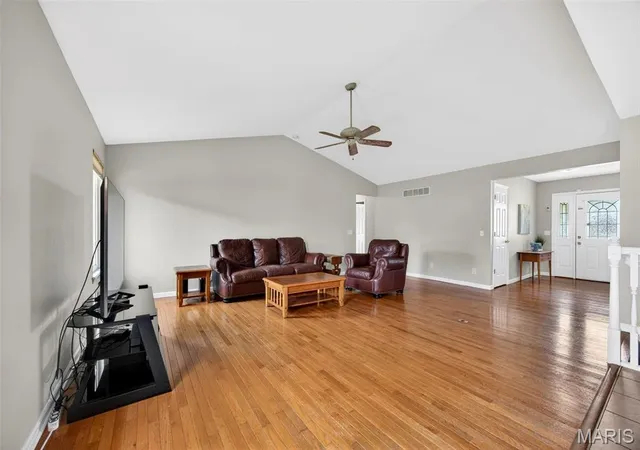 3rd image of 15 Covered Wagon Trail Ct, Saint Peters, MO 63376 | MLS# MIS26030023