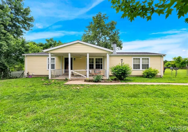 Homes for sale in Belleview, MO | 23806 Hwy 32, Belleview, MO 63623 | MLS# MIS26030031