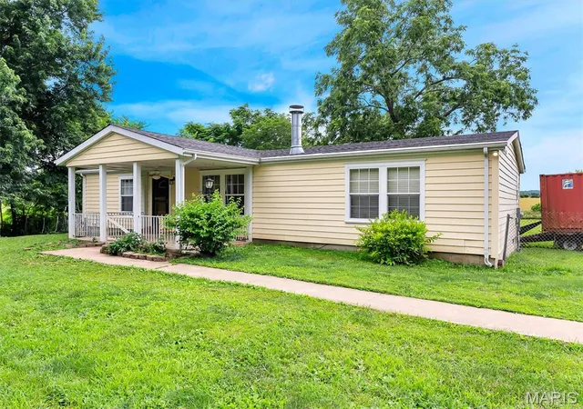 Homes for sale in Belleview, MO | 23806 Hwy 32, Belleview, MO 63623 | MLS# MIS26030031