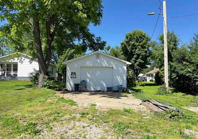 Photo 1 of Single family home for sale at 412 Monroe St, Desloge, MO 63601 | MLS# MIS26030074 | Listing updated on 2026-09-28