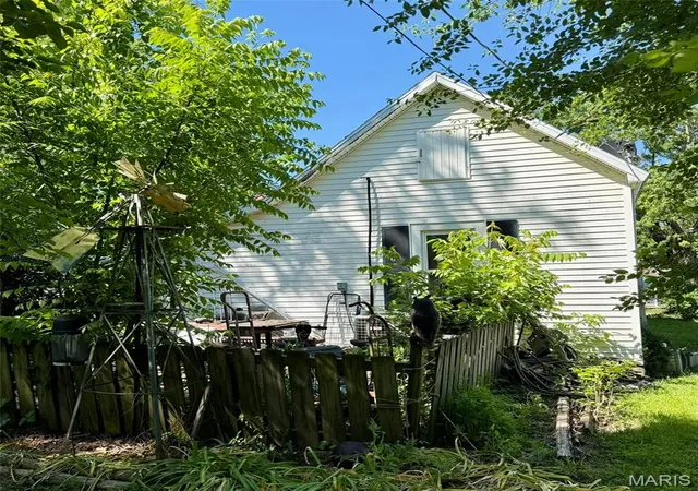 Photo 4 of Single family home for sale at 412 Monroe St, Desloge, MO 63601 | MLS# MIS26030074 | Listing updated on 2026-09-28