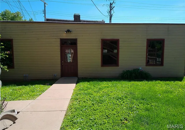 2nd image of 1924 Geyer Ave, Saint Louis, MO 63104