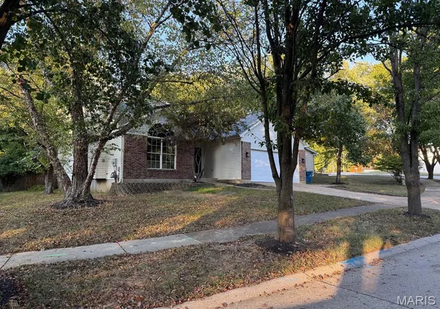Homes for sale in Maryland Heights, MO | 11917 Katiejo Ct, Maryland Heights, MO 63043 | MLS# MIS26030079