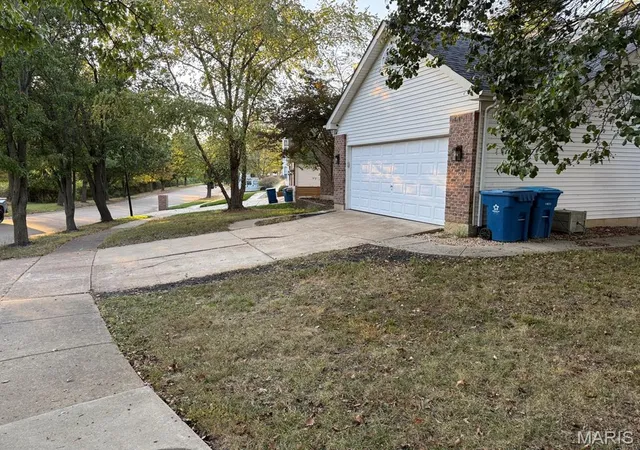Homes for sale in Maryland Heights, MO | 11917 Katiejo Ct, Maryland Heights, MO 63043 | MLS# MIS26030079