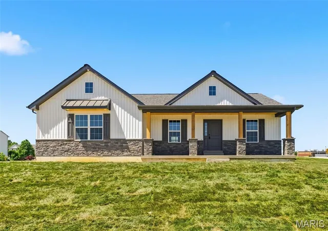 Photo 2 of Sale Pending at 51 Mill Point Ct, Moscow Mills, MO 63362 | MLS# MIS26030087 | Listing updated on 2026-09-23
