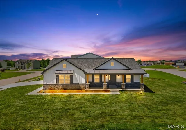 Photo 3 of Sale Pending at 51 Mill Point Ct, Moscow Mills, MO 63362 | MLS# MIS26030087 | Listing updated on 2026-09-23
