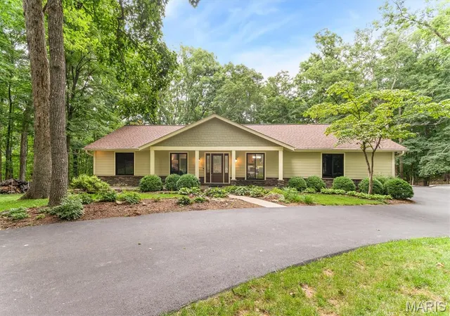 2nd image of 18347 Woodland Meadows Dr, Wildwood, MO 63038 | MLS# MIS26030110
