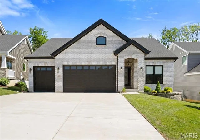 1st image of 827 Summit Bluff Ct, Fenton, MO 63026 | MLS# MIS26030153