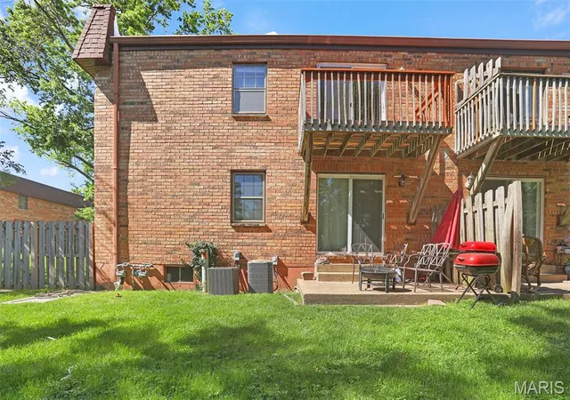 Homes for sale in Kirkwood, MO | 459 S Clay Ave #C, Kirkwood, MO 63122 | MLS# MIS26030166