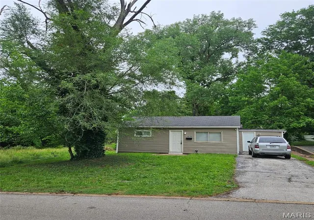 Photo 1 of Single family home for sale at 10212 Duke Dr, Saint Louis, MO 63136 | MLS# MIS26030219 | Listing updated on 2026-08-15