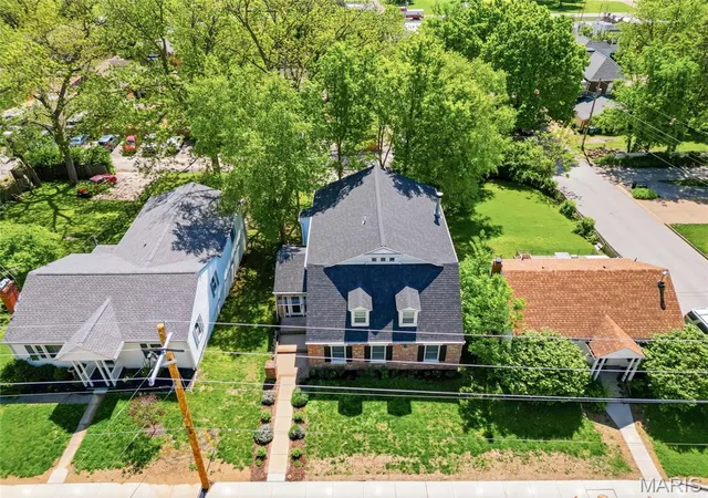 3rd image of 522 S 2Nd St, Saint Charles, MO 63301 | MLS# MIS26030224