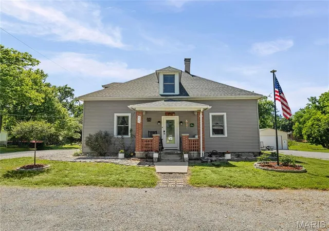 Single family home for sale at 833 Edward St, Saint Libory, IL 62282 | MLS# MIS26030240