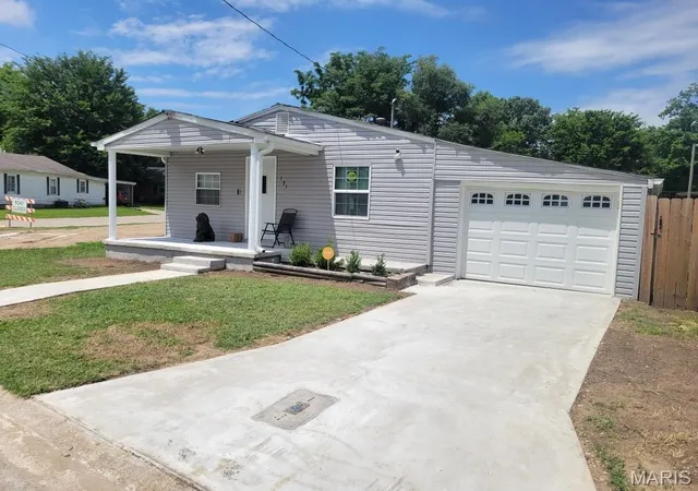 Photo 1 of Single family home for sale at 131 Bynum St, Sikeston, MO 63801 | MLS# MIS26030257 | Listing updated on 2026-09-02