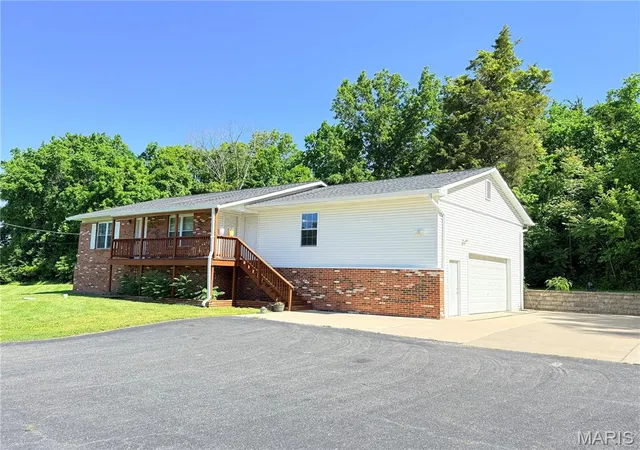 Photo 2 of Single family home for sale at 1721 Vandover Rd, Fenton, MO 63026 | MLS# MIS26030271 | Listing updated on 2026-09-12
