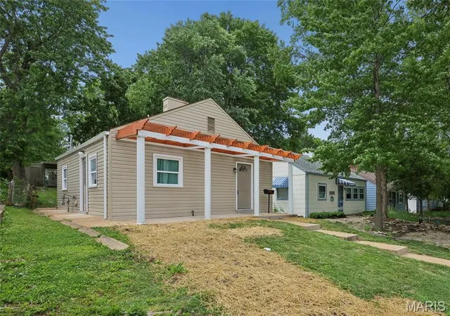 Photo 2 of Single family home for sale at 1509 Kraft St, St Louis, MO 63139 | MLS# MIS26030283 | Listing updated on 2026-09-03