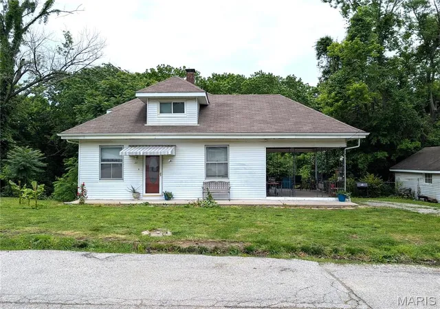 1st image of 29 Superior Dr, Belleville, IL 62223 | MLS# MIS26030361