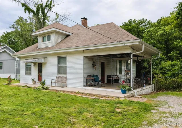 3rd image of 29 Superior Dr, Belleville, IL 62223 | MLS# MIS26030361