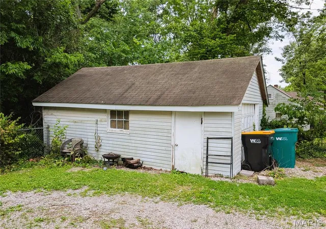 4th image of 29 Superior Dr, Belleville, IL 62223 | MLS# MIS26030361