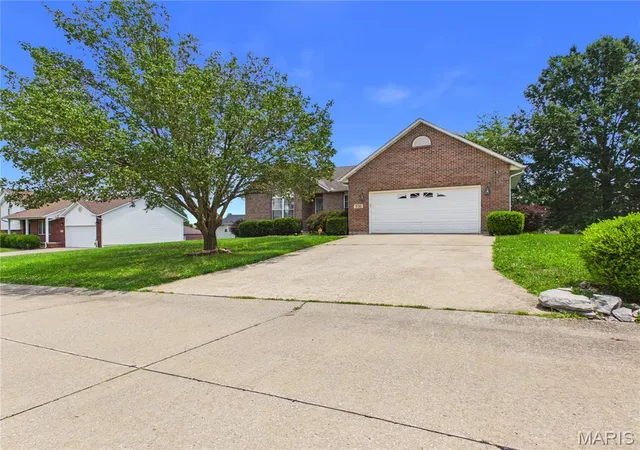 Photo 2 of Single family home for sale at 936 N West Ln, Jackson, MO 63755 | MLS# MIS26030363 | Listing updated on 2026-10-07