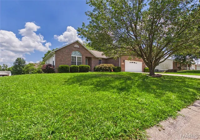 3rd image of 936 N West Ln, Jackson, MO 63755 | MLS# MIS26030363