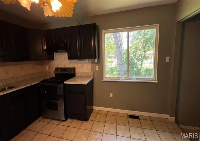Photo 3 of Single family home for sale at 11747 Vizcuya Ct, Florissant, MO 63033 | MLS# MIS26030367 | Listing updated on 2026-09-25