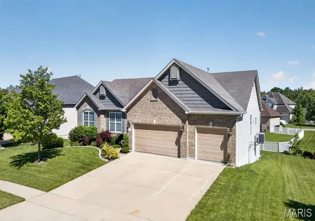 5th image of 202 Andrea Lynne Dr, Wentzville, MO 63385 | MLS# MIS26030369