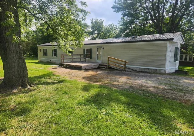 Photo 2 of Manufactured home for sale at 400 W Ruby St, Conway, MO 65632 | MLS# MIS26030446 | Listing updated on 2026-10-09