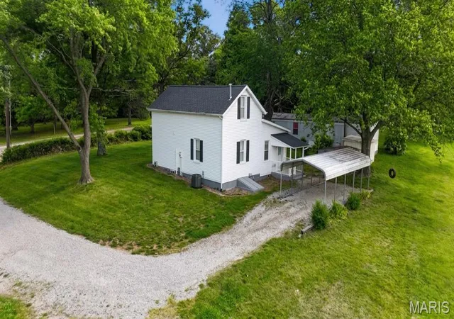 Homes for sale in Belleville, IL | 2020 Lebanon Ave, Belleville, IL 62221 | MLS# MIS26030450