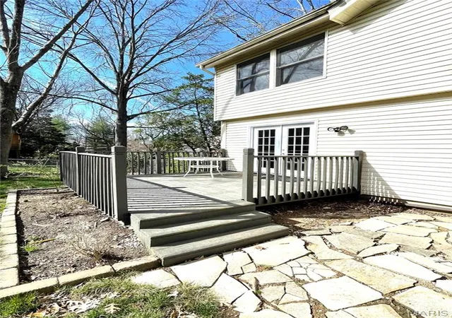 3rd image of 160 Lucerne Pl Dr, Ballwin, MO 63011 | MLS# MIS26030454